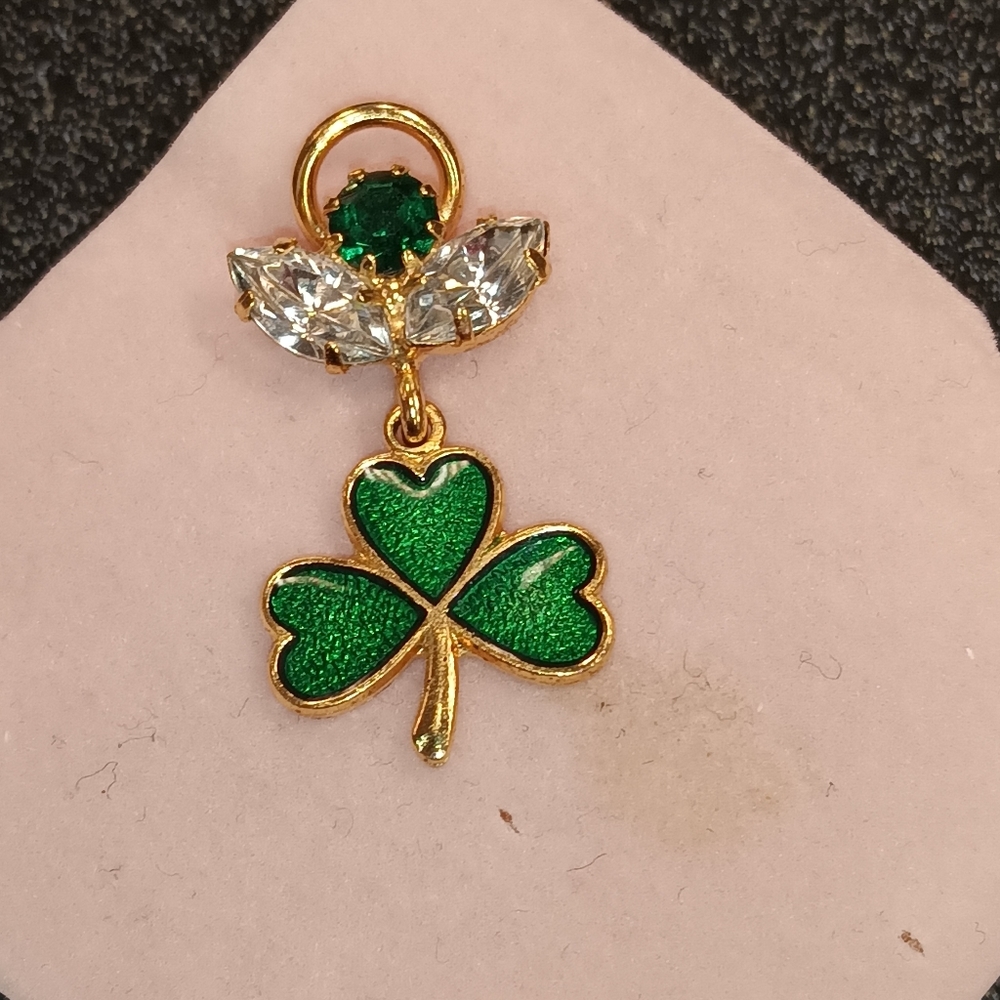 3 leaf clover angel pin